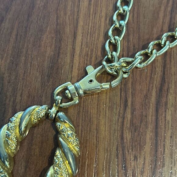 Vintage large heavy gold oval circle chain belt Lionshead - Picture 5 of 6